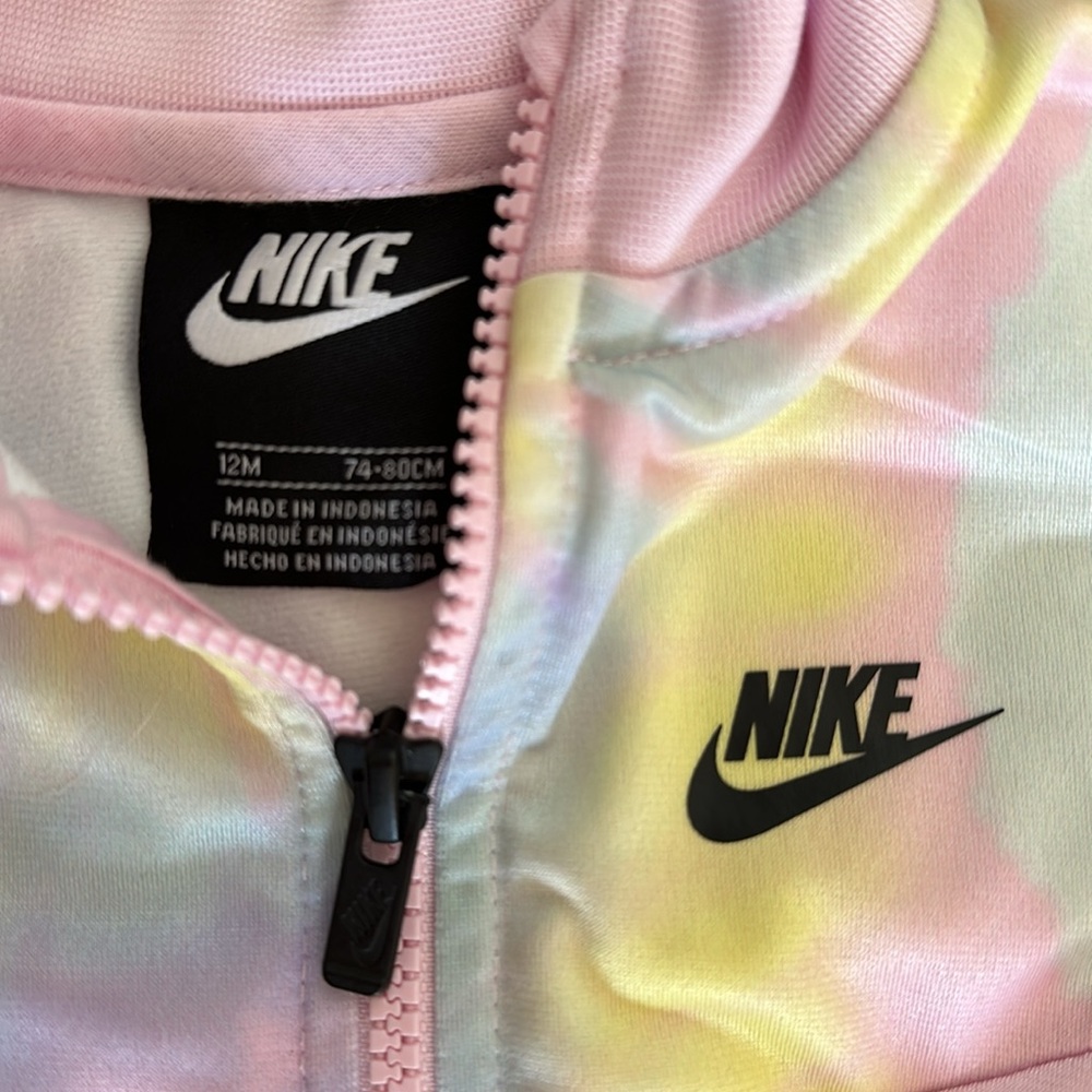 Baby girl Nike sweat suit - Picture 2 of 2